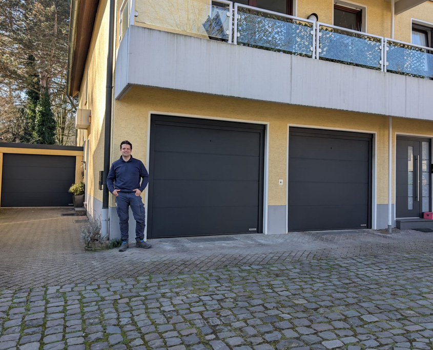 Garage mit zwei Toren